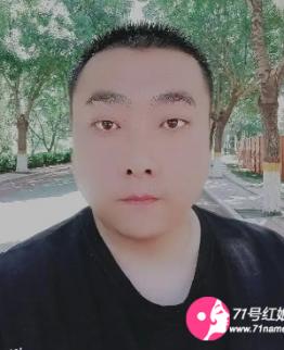 梁飞