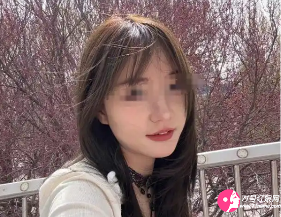 受伤的白女士