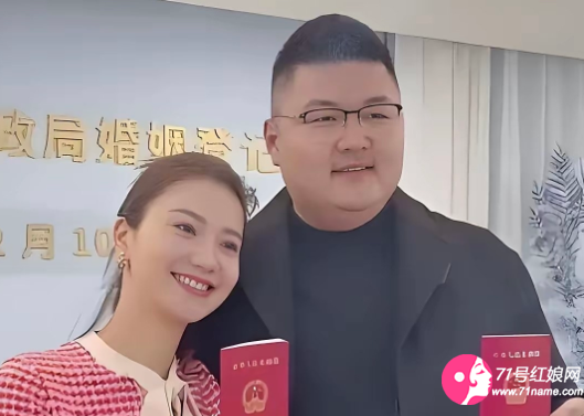 猴哥说车晒结婚照