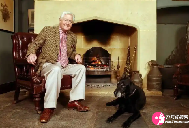 英国79岁爵士征婚