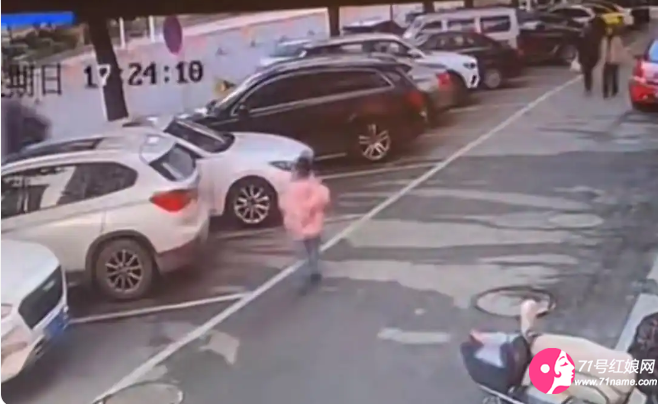 女孩哭闹休克死亡